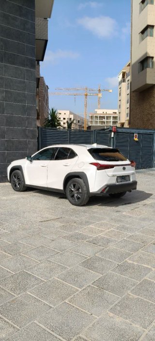 Lexus UX 2024