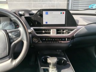 Lexus UX 2024