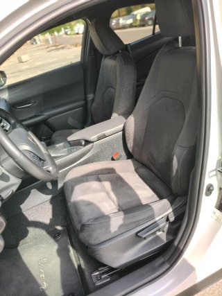 Lexus UX 2024