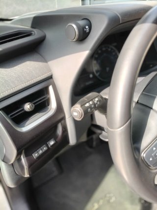 Lexus UX 2024