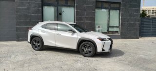 Lexus UX 2024