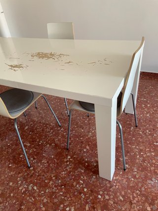 Mesa de comedor blanca con desperfectos OFERTA