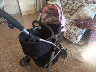 Carrito de muñecas rosa y negro