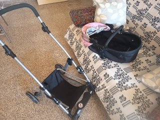 Carrito de muñecas rosa y negro