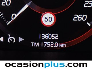 Volvo XC40 T2 Momentum Pro Auto 95 kW (129 CV)