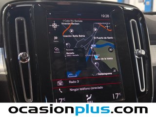 Volvo XC40 T2 Momentum Pro Auto 95 kW (129 CV)