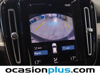 Volvo XC40 T2 Momentum Pro Auto 95 kW (129 CV)