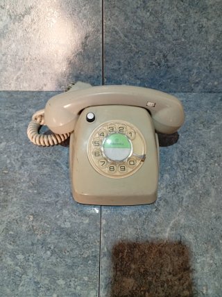 Teléfono antiguo de disco