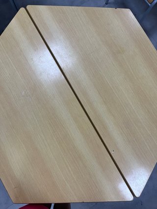 Mesa escolar para estudio cooperativo