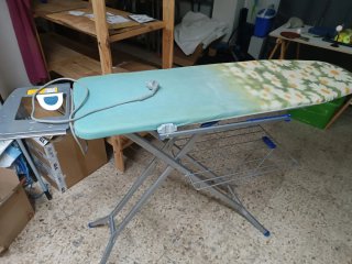 Tabla de planchar plegable robusta