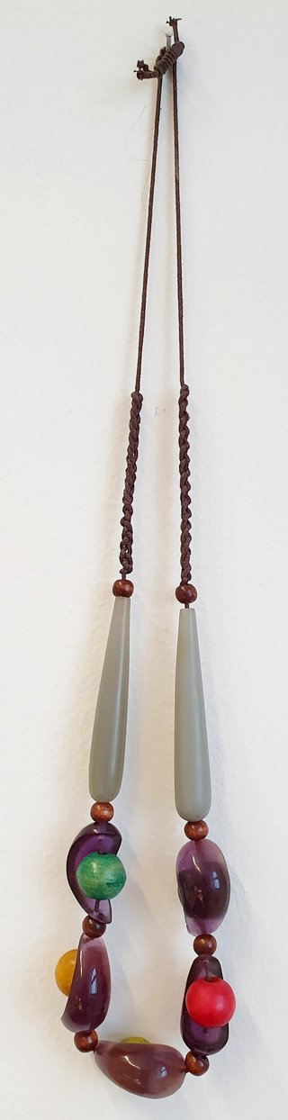 Collana legno e resina multicolor.