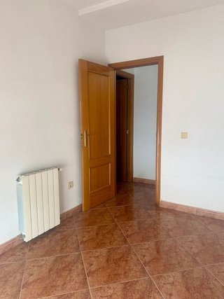 Casa adosada en alquiler en Silla
