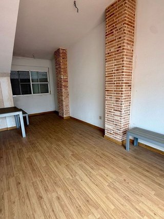 Casa adosada en alquiler en Silla