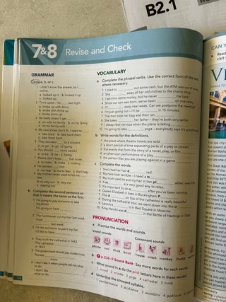 Libro inglés English File B2.1 ISBN 9780194038768