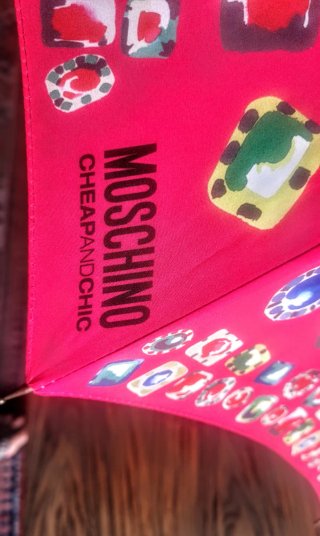 PARAGUAS MOSCHINO
