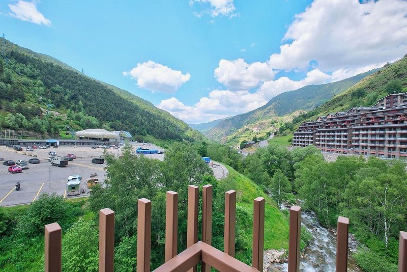 2-bedroom flat seasonal rent in El Tarter, Canillo · 7 of 20