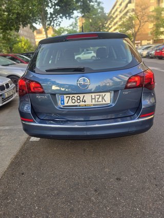 Opel Astra  Sport Tourer 2014 · 56.463 km ·