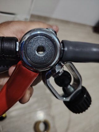 Regulador de buceo apesk