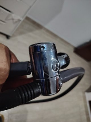 Regulador de buceo apesk