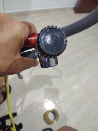 Regulador de buceo apesk