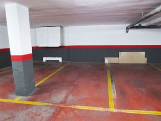 Garaje en venta en Valdeacederas en Madrid