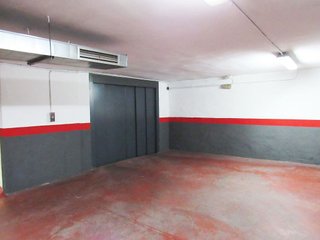 Garaje en venta en Valdeacederas en Madrid