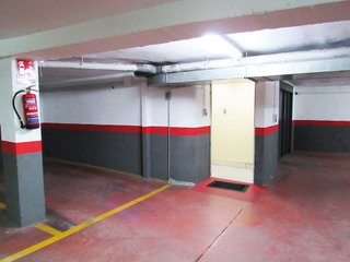 Garaje en venta en Valdeacederas en Madrid