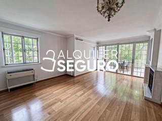 Chalet en alquiler en Costillares en Madrid