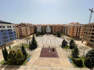 Piso en alquiler en Fuentecillas - Universidades en Burgos