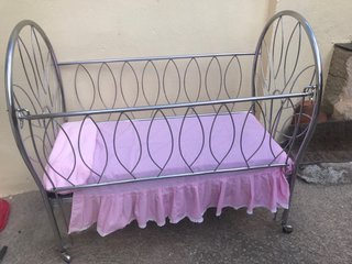 Cuna niquelada con colchón