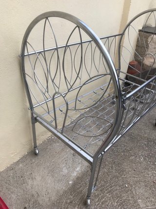Cuna niquelada con colchón