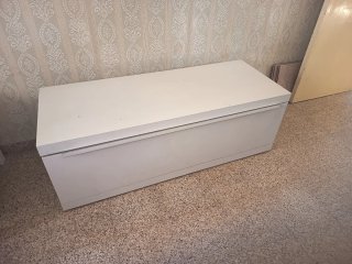 Mueble bajo blanco