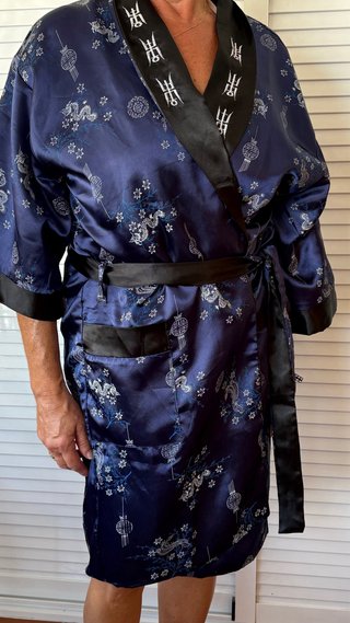 Kimono azul con dragones plateados