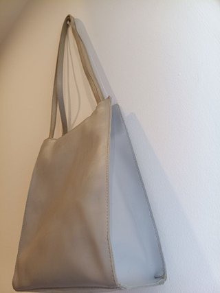 Bolso de hombro gris