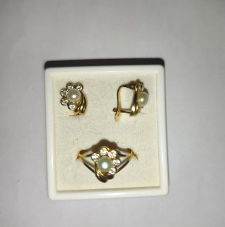 Conjunto oro 18k: Anillo y Pendientes Perla