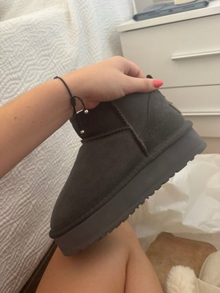 Botas UGG grises plataforma