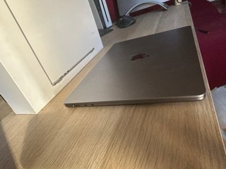 MacBook Air 15 M2 512GB ssd 8gb ram