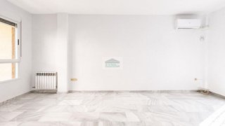 Casa adosada en alquiler en Bola de Oro - Serrallo en Granada