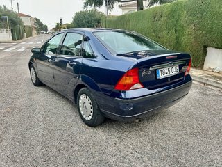 Ford Focus Ghia sedan 1.6 100cv 2003 161200km