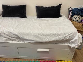 Cama doble con 2 cajones y colchón