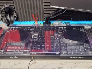 Pioneer FLX10 + 2 Technics SL1210 MK7