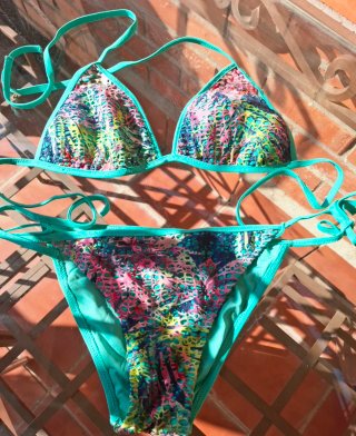 Bikini Triángulo varias texturas tejido.