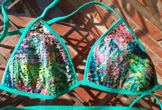 Bikini Triángulo varias texturas tejido.