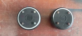 Agudos de 1 pulgada 8 Ohm 30w RMS Atornillados