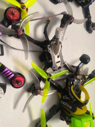 Dron FPV Eachine Morado/Rojo