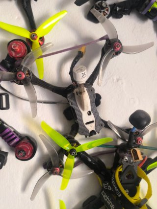 Dron FPV Eachine Morado/Rojo