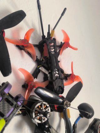 Dron FPV Eachine Morado/Rojo