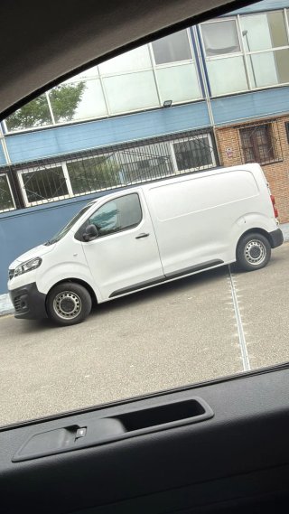 SE ALQUILA FURGONETA OPEL VIVARO LLAMAE.641008688