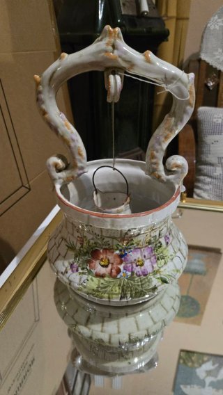 Cesta de porcelana decorada