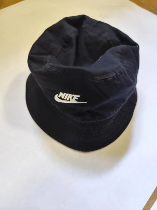 Gorra bucket Nike negra